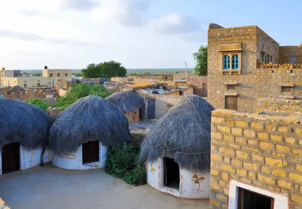 Jaisalmer to Khuri Taxi Booking